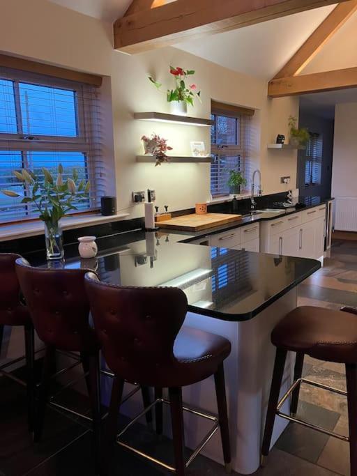 Woodbine Cottage-Part Of Alton Cottages Extérieur photo