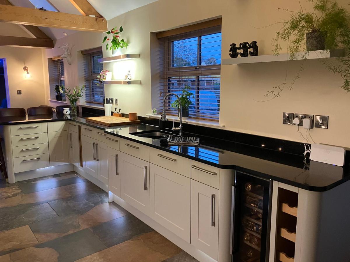 Woodbine Cottage-Part Of Alton Cottages Extérieur photo